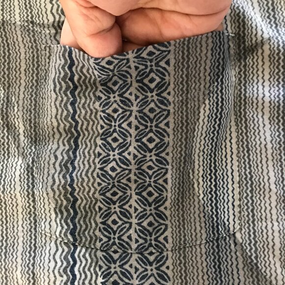 Quicksilver Shirt Men L Gray Geometric Button Up Pocket Short Sleeve Collared - Picture 10 of 13